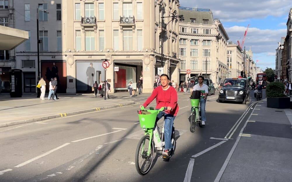 Cyclistes sur Oxford Street