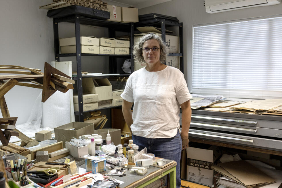Hannelie Coetzee dans son atelier à Johannesburg, le 26 mars 2025