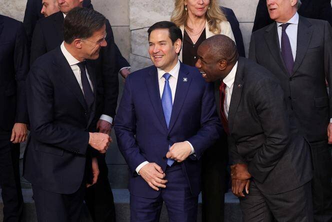 Le secrétaire général de l’OTAN, Mark Rutte, le secrétaire d’État américain, Marco Rubio, et le ministre britannique des affaires étrangères, David Lammy, au siège de l’Alliance à Bruxelles, le 3 avril 2025.
