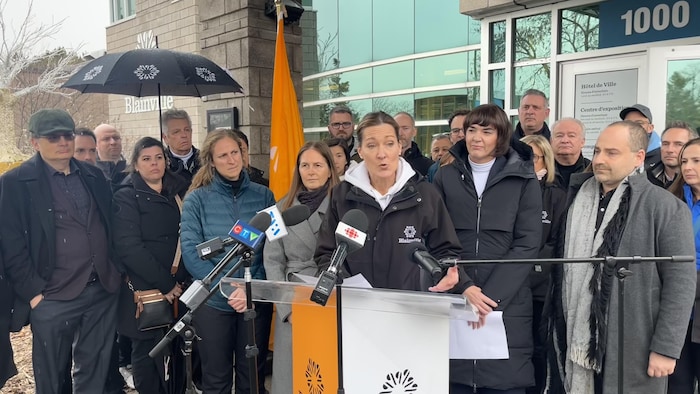 La mairesse de Blainville, Liza Poulin, a réitéré son opposition au projet d'agrandissement de la cellule 6 de Stablex depuis l'hôtel de ville.