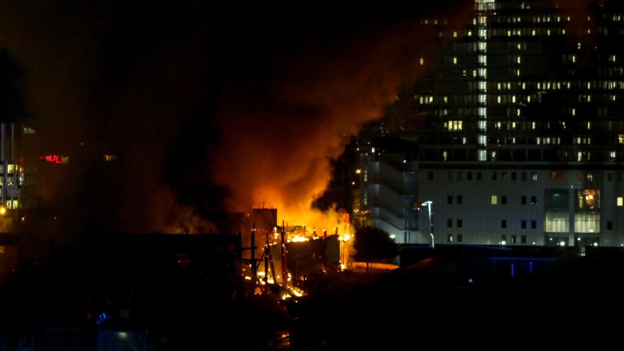 Incendie dans un centre de déchets dans le 17e arrondissement de Paris, le 7 avril 2025.