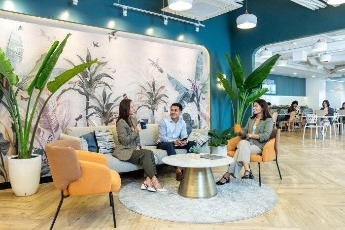 Un groupe de personnes travaillant ensemble sur un projet