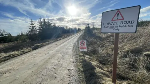 Route menant à Lochdhu