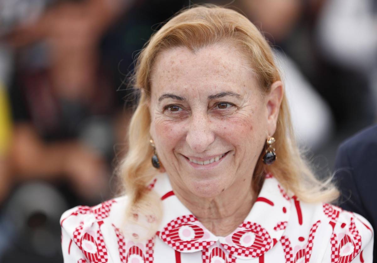 Prada conquiert Versace malgré les tarifs douaniers