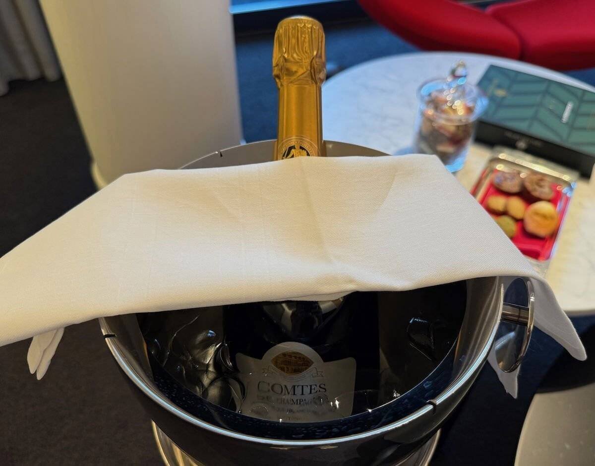 Champagne dans la Suite La Première d'Air France