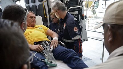 L'ancien président brésilien Jair Bolsonaro a été hospitalisé le 11 avril 2025 à Natal, pour des douleurs abdominales. (MAGNUS NASCIMENTO / AFP)
