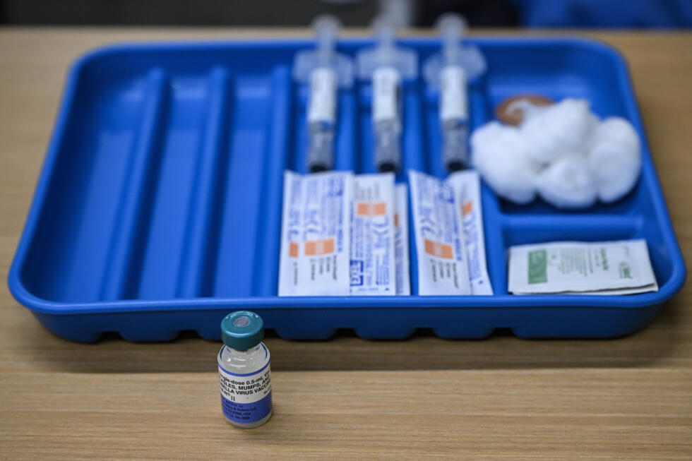Une dose de vaccin contre la rougeole dans un centre de santé à Lubbock, le 27 février 2025 au Texas