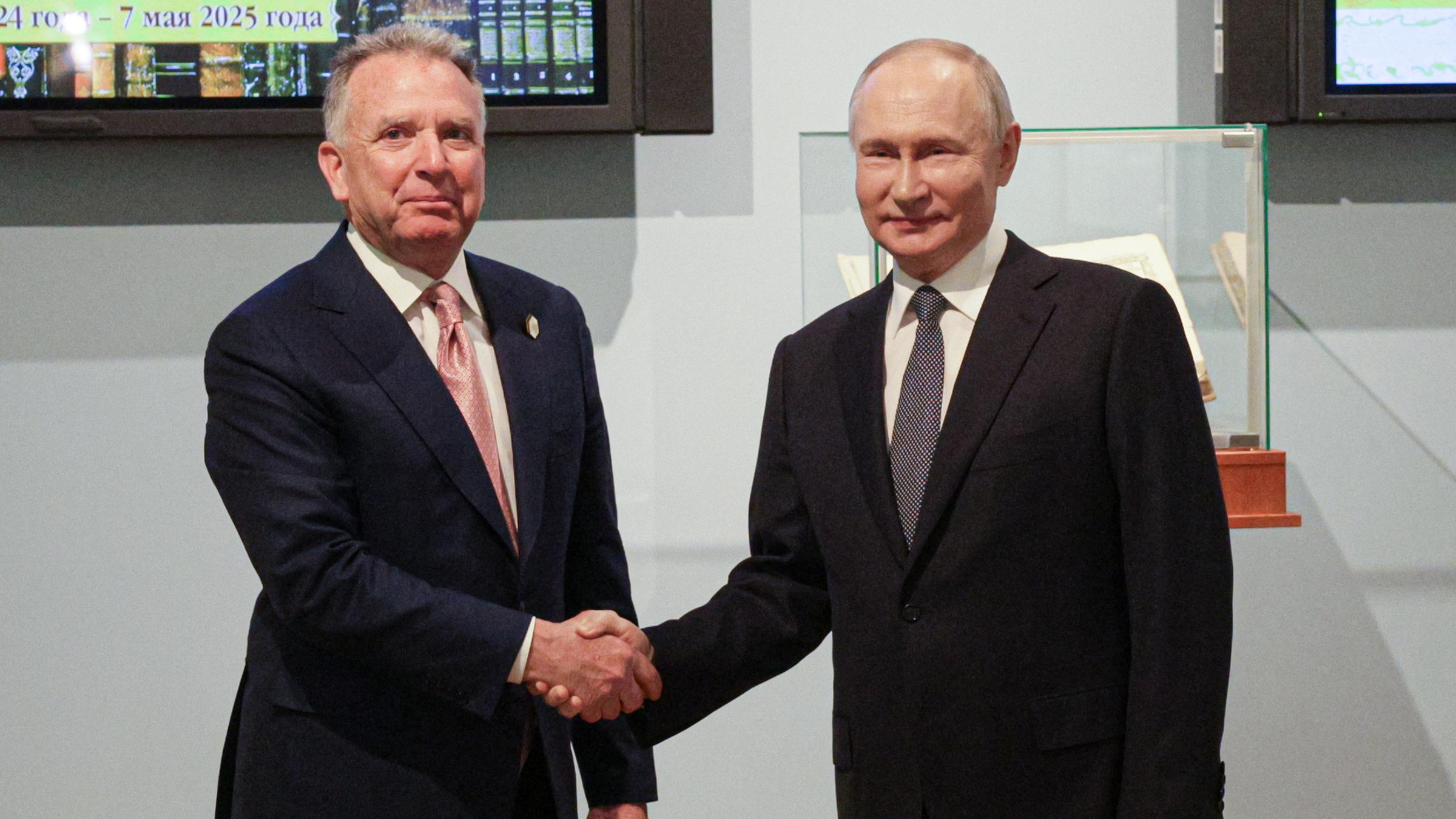 Putin rencontre le représentant spécial américain Witkoff à Saint-Pétersbourg.