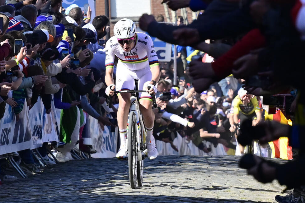 Tadej Pogacar dans le Vieux Quaremont lors du dernier Tour des Flandres, le 6 avril 2025