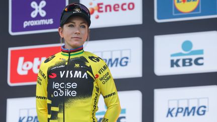 La Française Pauline Ferrand-Prévôt sur le podium du Tour des Flandres, le 6 avril 2025. (MAXPPP)
