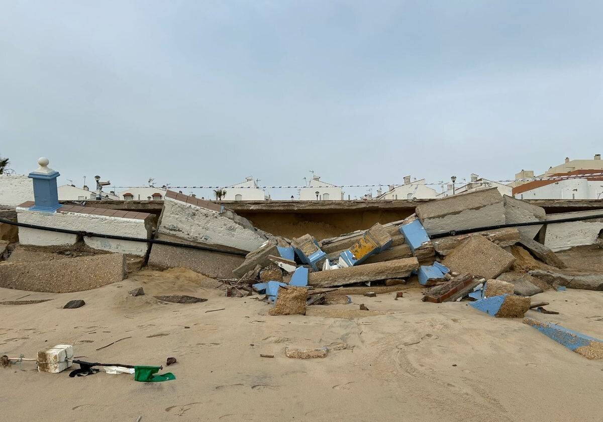 Destrozos en la Playa de Caño Guerrero, Matalascañas