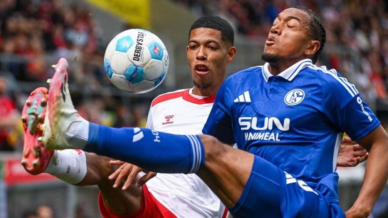 Regensburg und Schalke schenkten sich nichts in ihrem Duell.