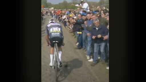 Spectateur jette un bidon vers Van der Poel : 'C'est une tentative de meurtre'