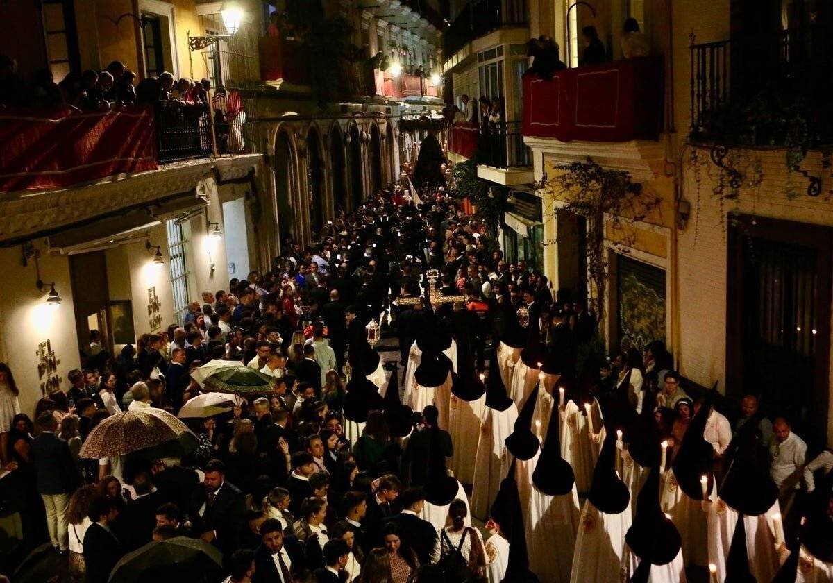 Le 'trenecito' accumulé plus d'une heure de retard à son passage par la rue Francos