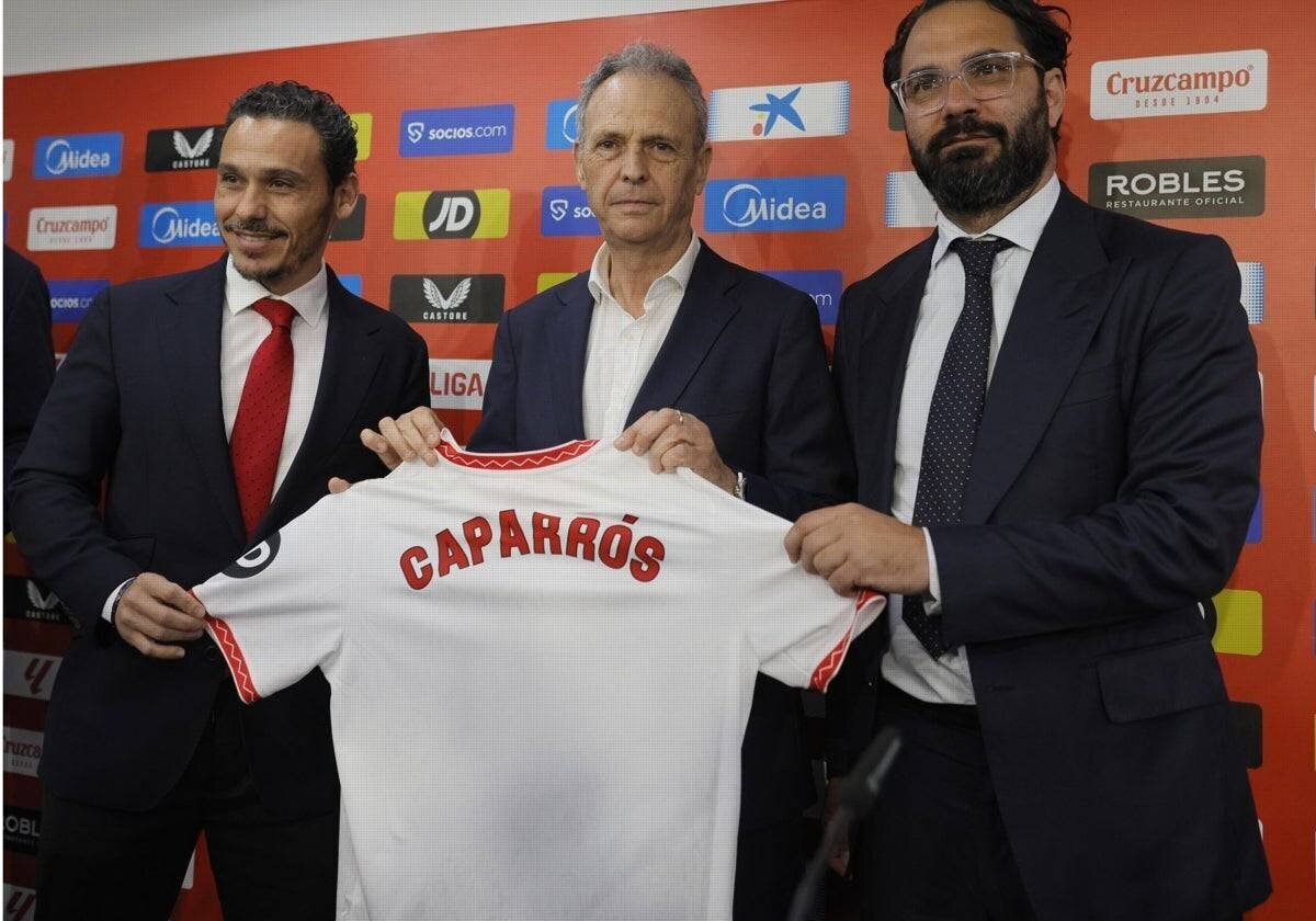José María del Nido Carrasco, Joaquín Caparrós et Víctor Orta, en el Ramón Sánchez-Pizjuán