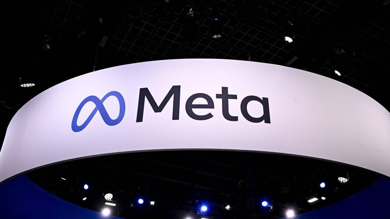 Tout le contenu public des utilisateurs européens des plateformes de Meta (Facebook, Instagram...) va désormais pouvoir être utilisé pour entraîner ses modèles d'intelligence artificielle générative, à moins que les utilisateurs ne s'y opposent