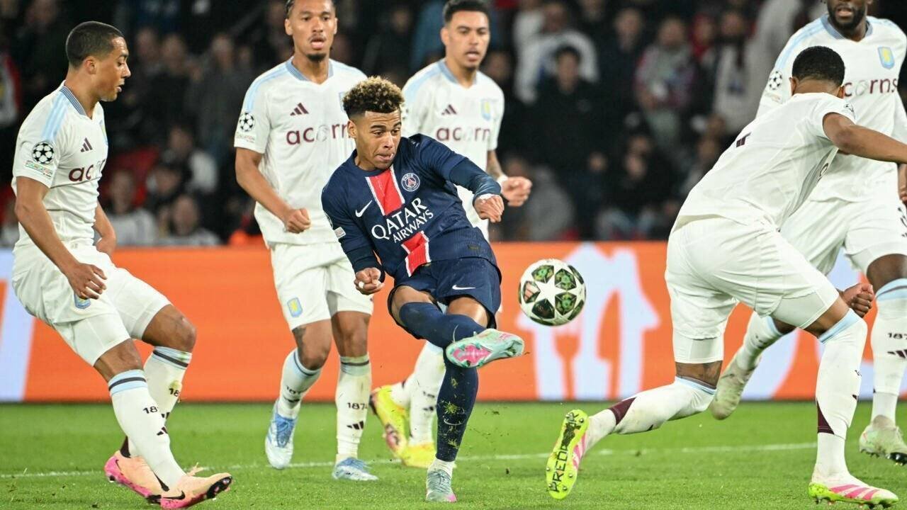 Désiré Doué lors du quart de finale aller de Ligue des champions