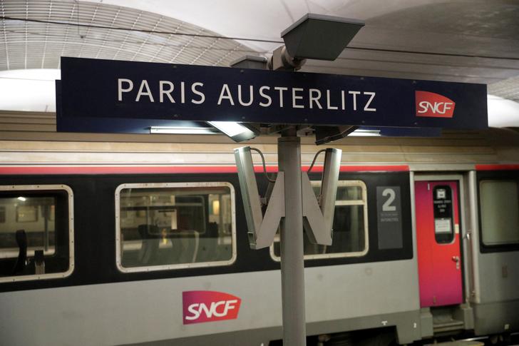 Manifestation des usagers des trains à la gare d'Austerlitz