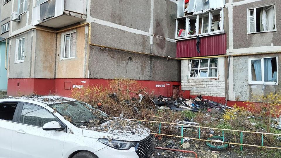 Immeuble endommagé à Koursk après une attaque de drone