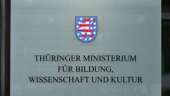 Personalie: Im Thüringer Bildungsministerium soll es einen zweiten Staatssekretär geben. (Archiv- Symbolbild)