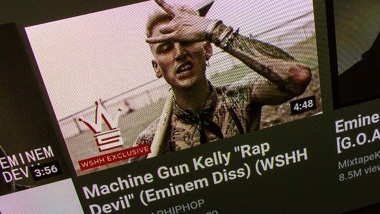 Dans la scène musicale, il est courant que les artistes se critiquent dans leurs chansons