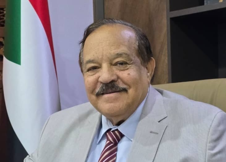 Ministre démis Ali Youssef s'adressant au président al-Burhan