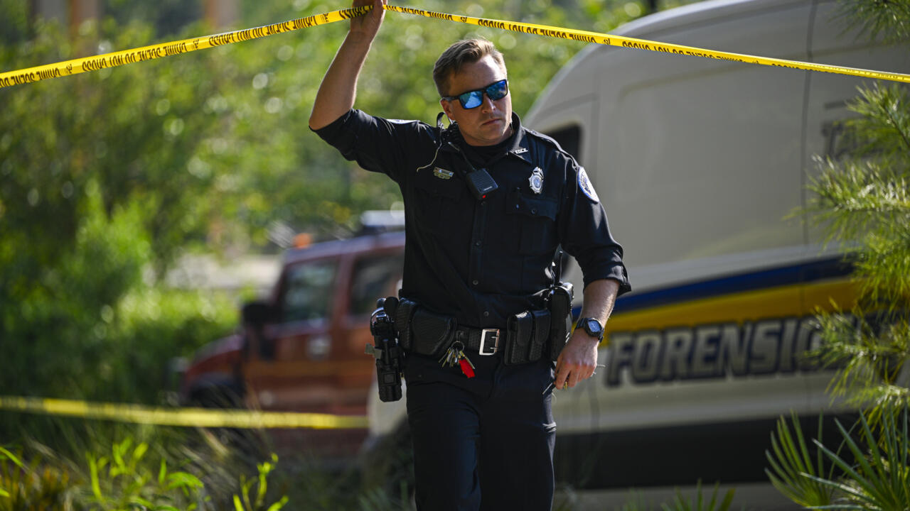 La police travaille sur les lieux d'une fusillade près du syndicat étudiant de l'université d'Etat de Floride le 17 avril 2025 à Tallahassee, en Floride