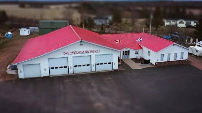 Caserne des pompiers d'Onslow-Belmont touchée par des tirs accidentels.