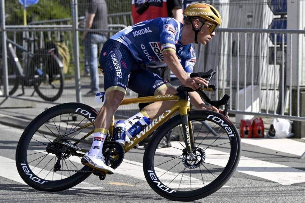Le Belge Remco Evenepoel lors de sa victoire sur la Flèche brabançonne, le 18 avril 2025 près de Bruxelles