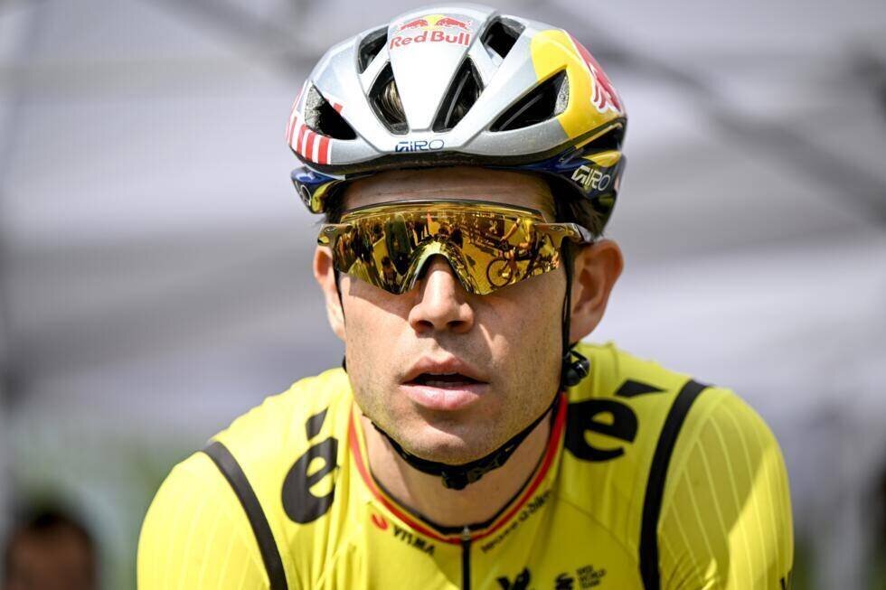 Le Belge Wout Van Aert avant le départ de la Flèche brabançonne, près de Bruxelles, le 18 avril 2025