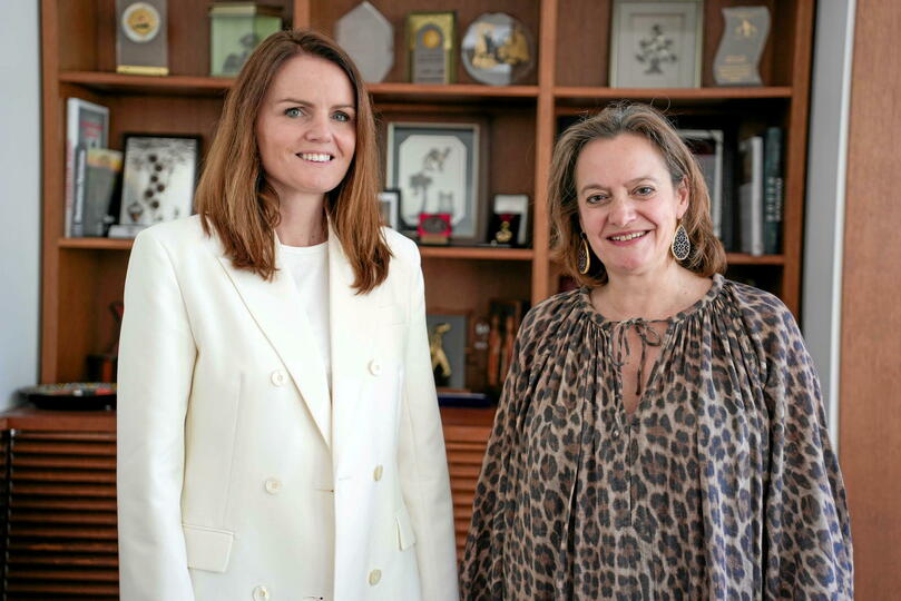 Ketty de Falco, directrice générale de Lefebvre Dalloz, et la présidente du Conseil national des barreaux (CNB), Julie Couturier.