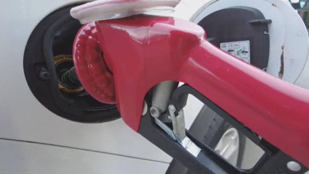 Baisse des prix de l'essence après la suppression de la taxe carbone aux consommateurs