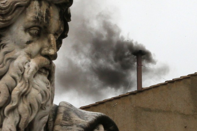 Cardinaux entrant dans la chapelle Sixtine pour le conclave