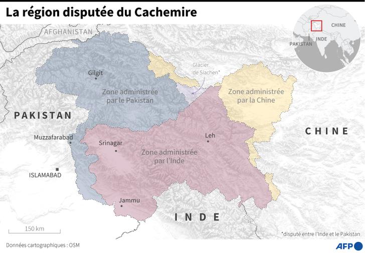 Forces de sécurité indiennes sur le site de l'attentat à Pahalgam