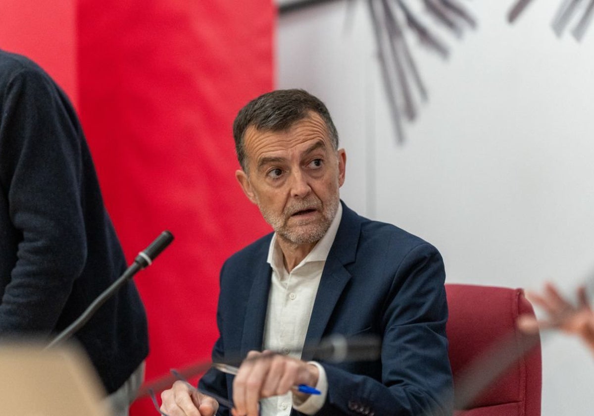 Antonio Maíllo lors de la réunion extraordinaire de la Coordinadora Federal d'Izquierda Unida