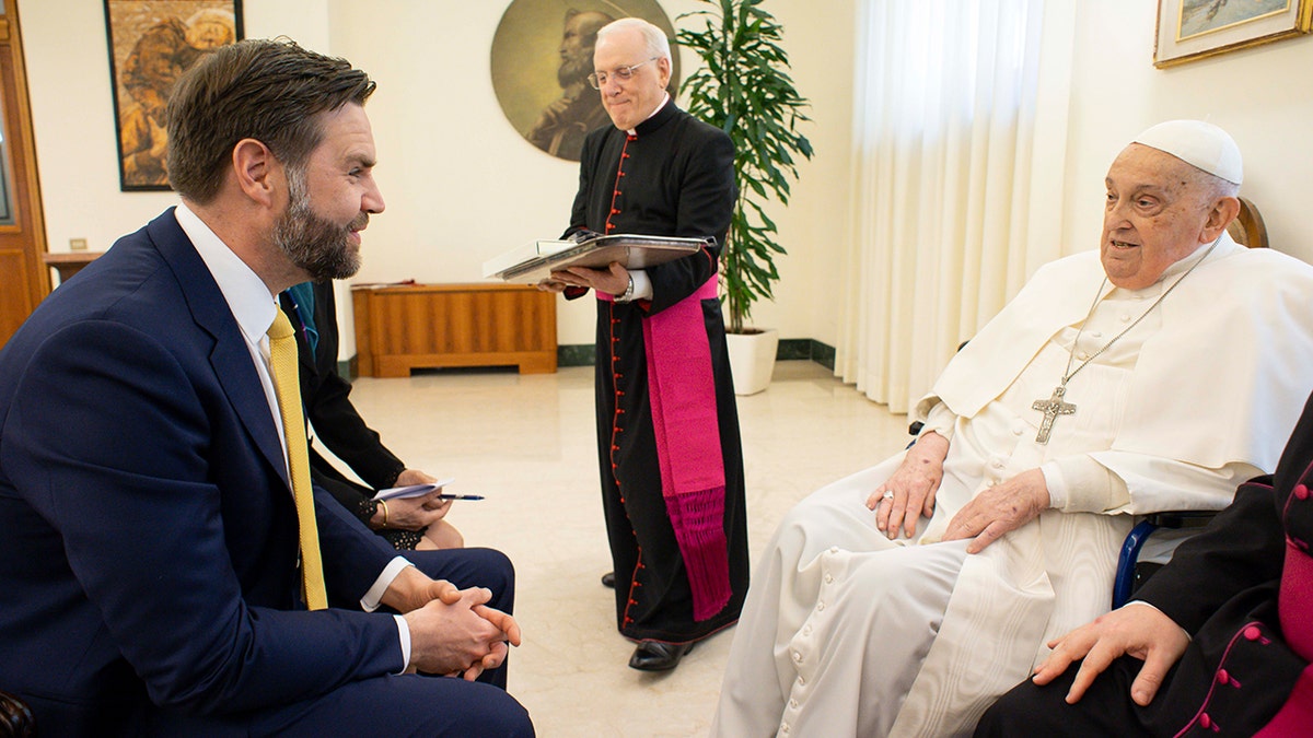 Le pape François reçoit JD Vance au Vatican