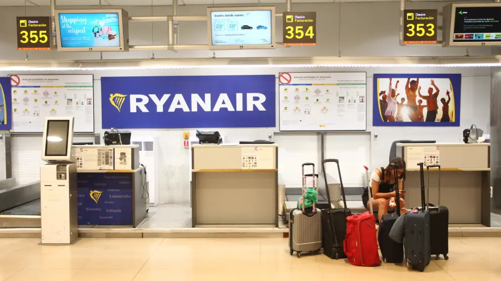Passager utilisant une carte d'embarquement Ryanair