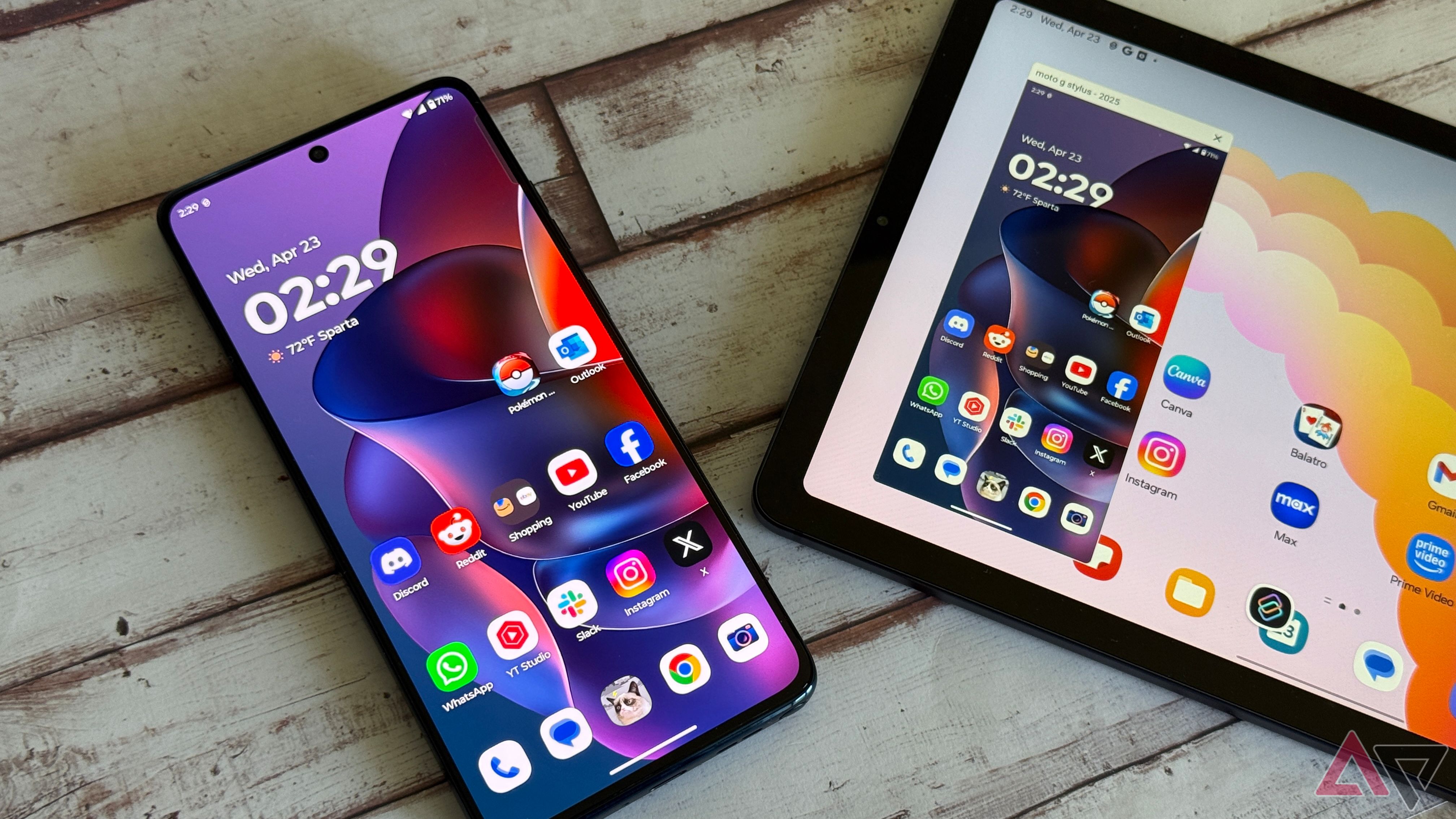 Réflexion de l’écran du téléphone Motorola Smart Connect sur Motorola G Stylus 2025