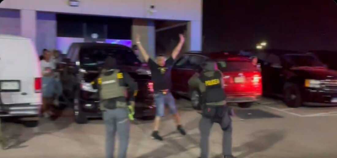 Descente de la DEA dans une discothèque à Colorado Springs