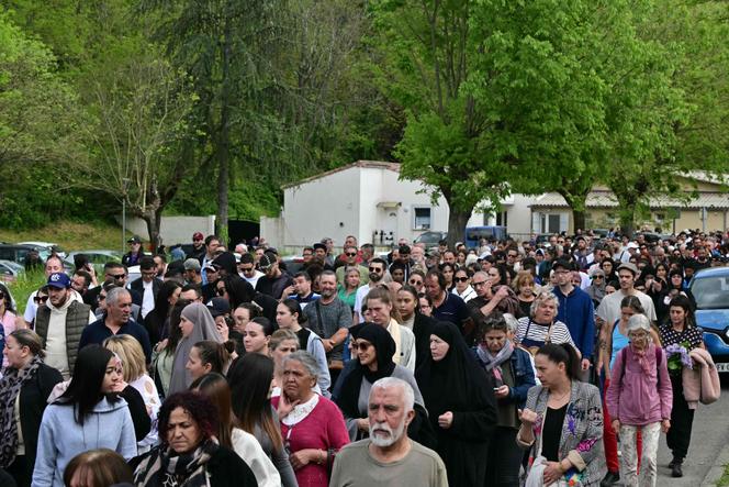 Lors de la marche blanche en hommage à Aboubakar Cissé, à La Grand-Combe (Gard), le 27 avril 2025.