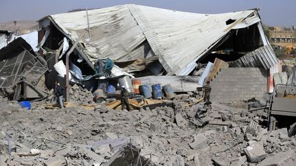 Dommages causés par des frappes nocturnes à Sanaa, Yémen, 27 avril 2025