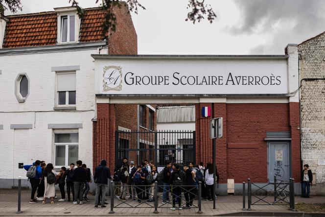 Devant le lycée Averroès de Lille, le 28 septembre 2023.