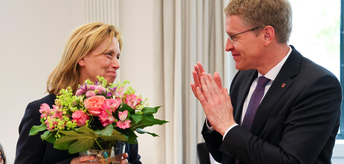 Karin Prien lors de son départ à Kiel avec Daniel Günther