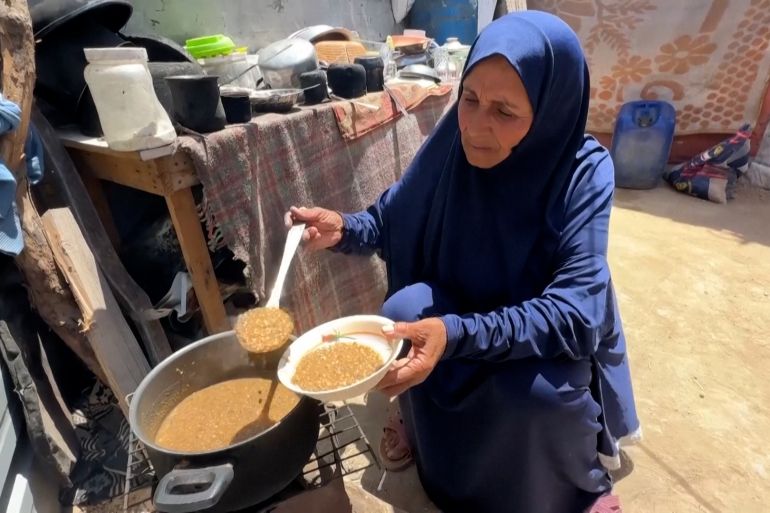 Le repas modeste d'Am Mohammed souvent sans pain