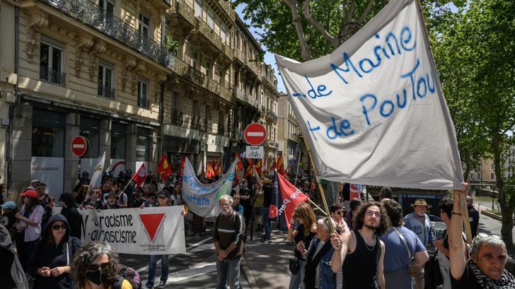 Plus de 3 000 personnes ont manifesté à Narbonne lors d’un cortège du 1er mai marqué par le meeting du RN organisé dans la ville quelques heures plus tard.