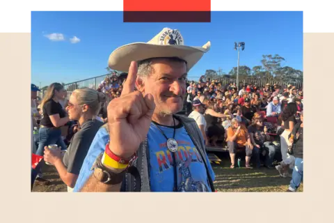 Gros plan sur Guy Algozzino portant un chapeau de cowboy