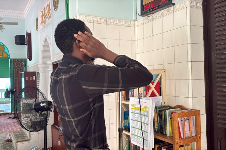 Yahya Youssef lors de l’appel à la prière