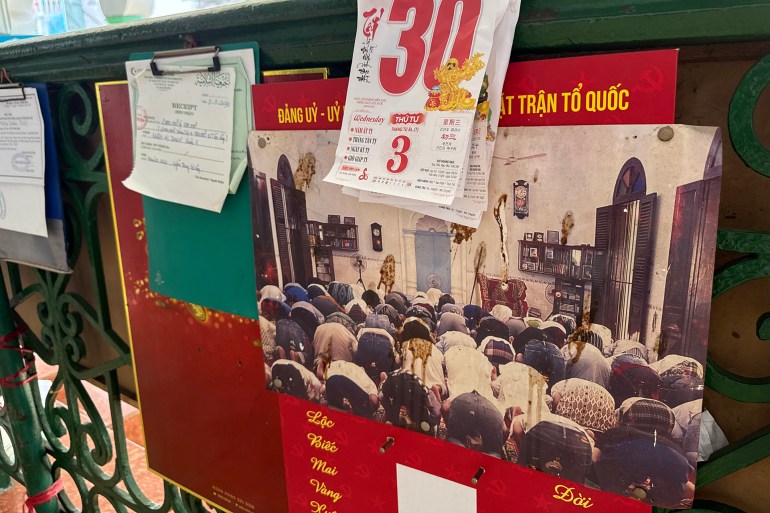 Panneau pour les fidèles à la mosquée 'Tous les Musulmans'