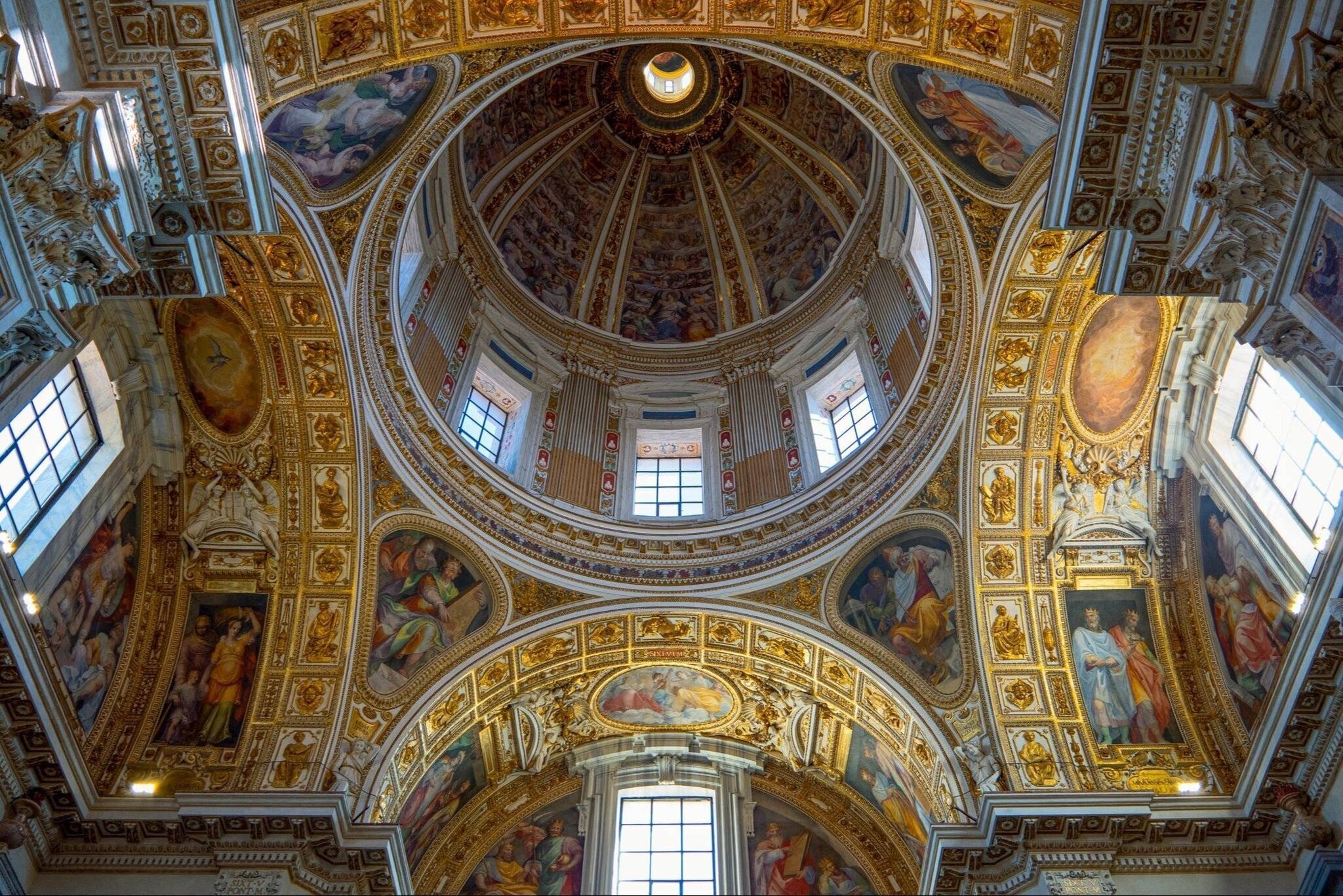 Intérieur de la chapelle Sixtine, lieu du Conclave papal