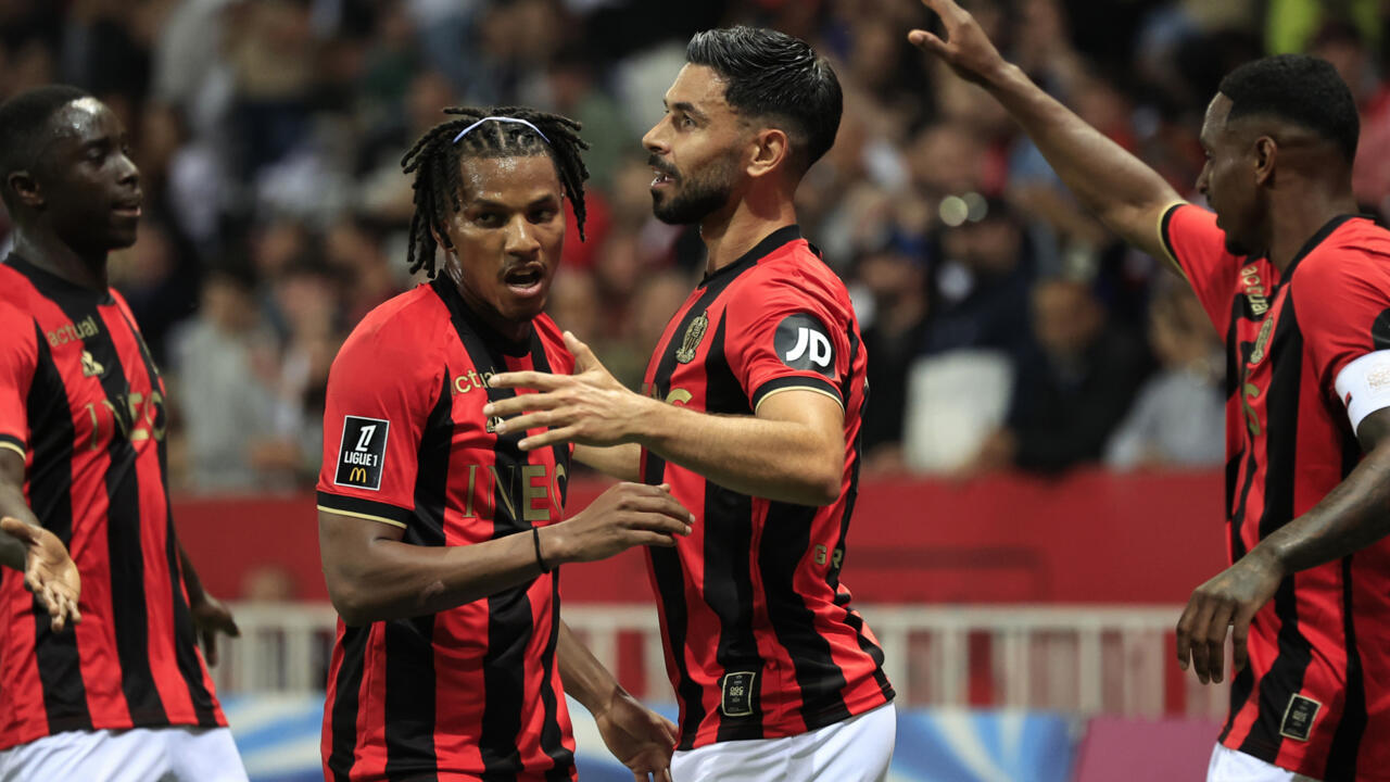 La joie des joueurs niçois sur le but de Morgan Sanson (au centre) contre Reims à l'Allianz Riviera, le 2 mai 2025